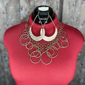 Pre-Treasured: Women’s Cirlce Necklace and Chandelier Earrings